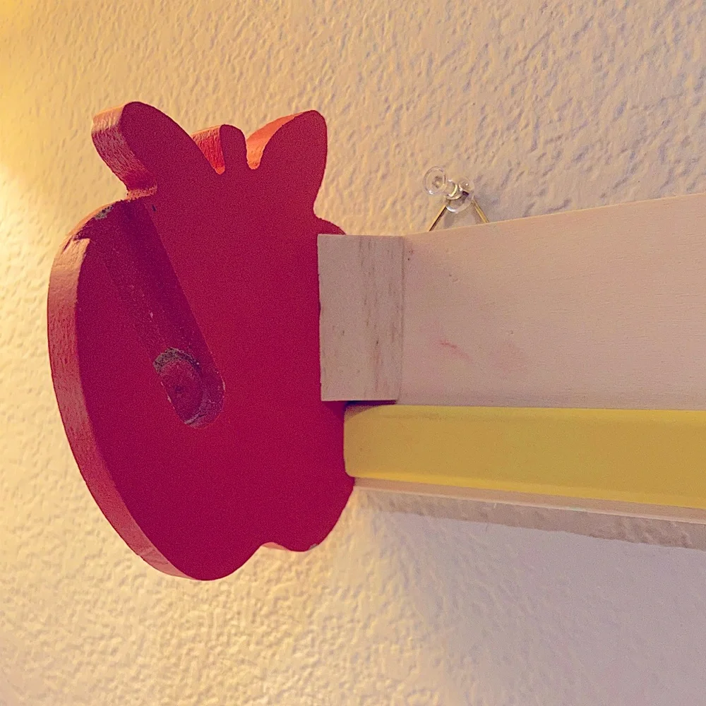 Apple 🍎 Paper Roller Ribbon Holder for DIY Arts & Crafts - Picture 4 of 15